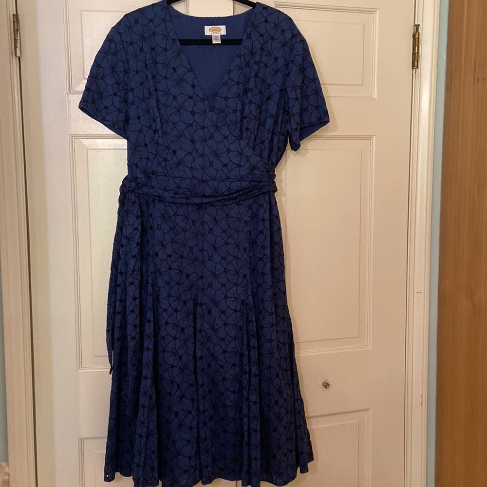 Talbots, size 14W, navy and black wrap dress